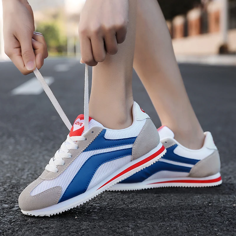 Men Running Shoes Fashion Outdoor Lovers Retro Sneakers Breathable Non-Slip Leather Women Athletic Shoes Walking Shoes