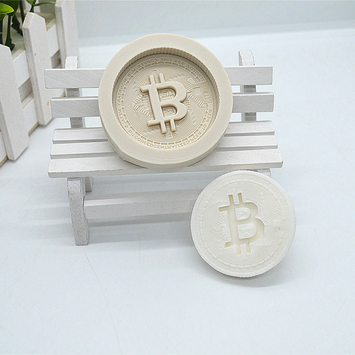 Bitcoin Fondant Resin Silicone Mold for DIY Pastry Cup Cake Dessert Plaster Lace Decoration Kitchen Tool Baking Mould