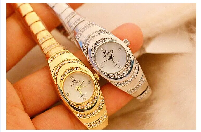 Relojes de marca de lujo para mujer, pulsera de cuarzo con esfera pequeña, diamantes de imitación, oro rosa, 2023