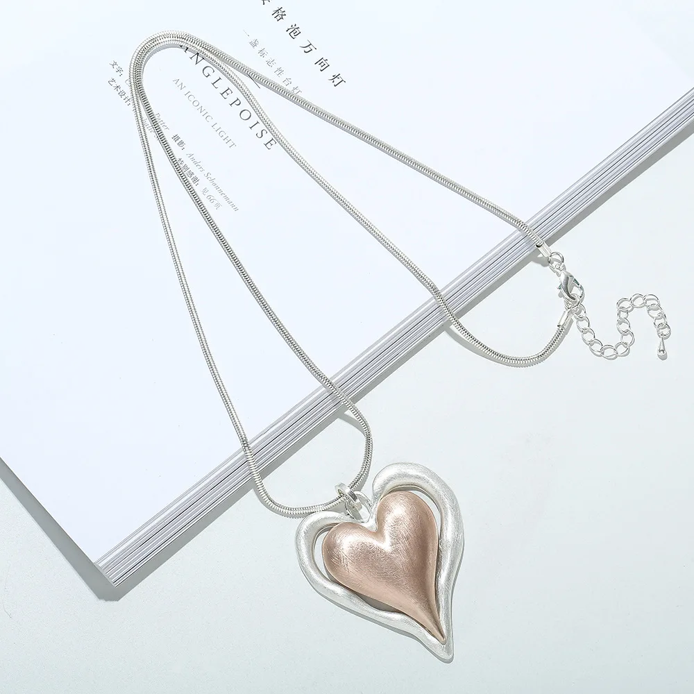 Love Heart Jewelry Long Necklace Women Trendy Peach Heart Chain Female Vintage Jewellery Suspension Necklace & Pendants