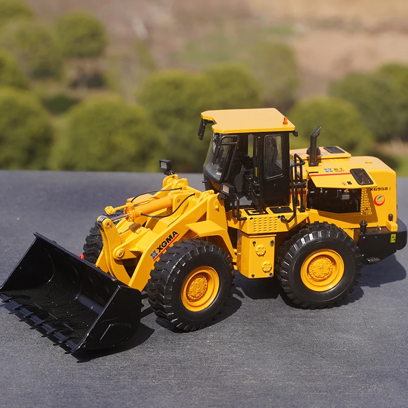 1:35 Xgma Xg958i Diecast Wheel Loader Forklift Zinc Alloy Construction Machinery Model for Toys, Promotion