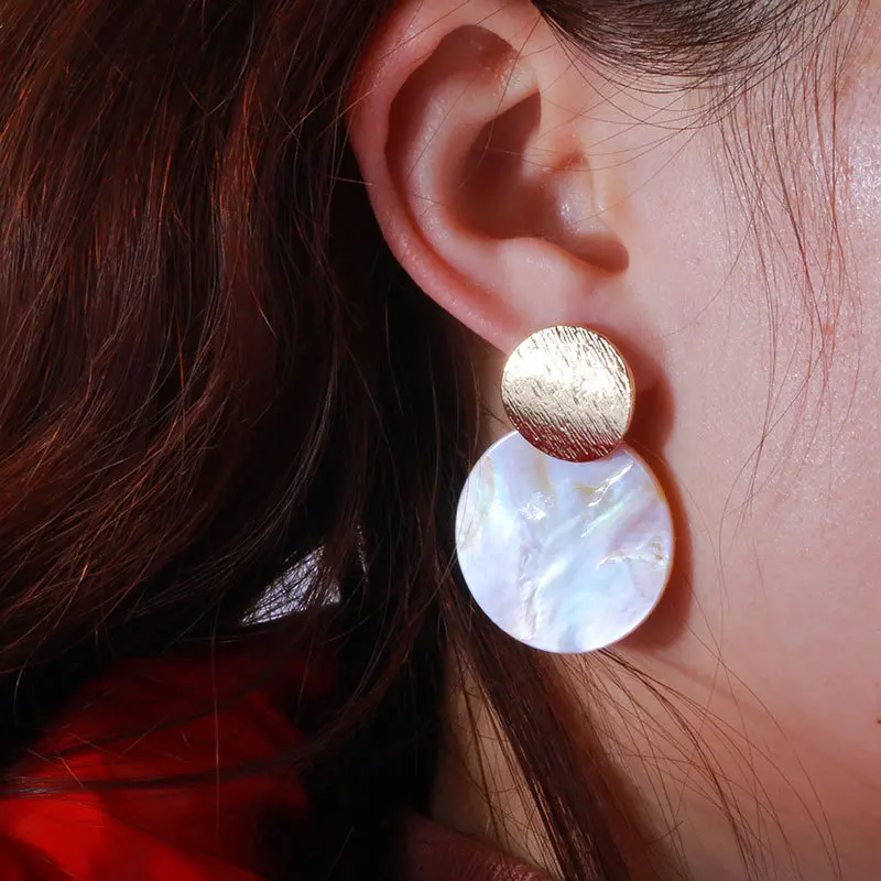 Fashion Wedding Jewelry Shell Pearl Geometric Clip on Earrings High Quality Shell Pendant no hole Earrings for women