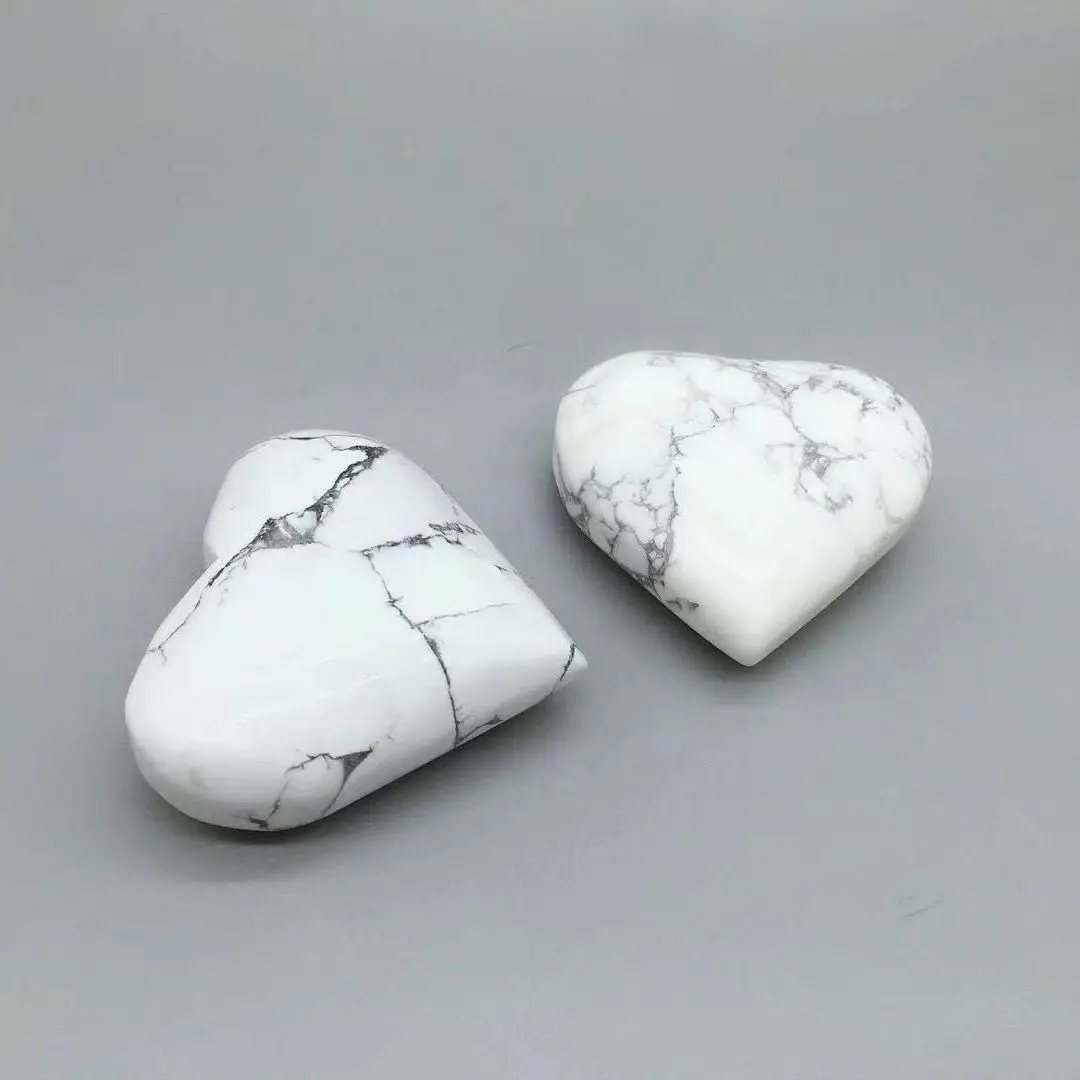 

AAA+160g 100% Natural Big White Turquoise Heart Shaped Crystal Heart Gift Healing Crystal Natural Stones and Crystals 1pcs