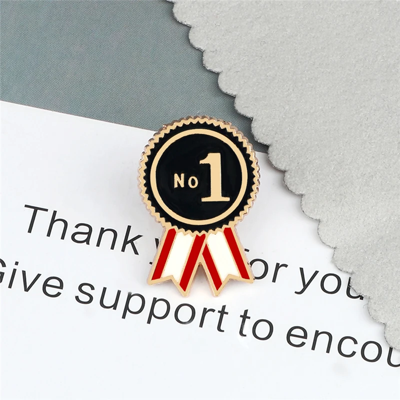 Creative No.1 Badge Winner Symbol Brooch Denim Cloth Lapel Pins Custom Metal Enamel Pin Fashion Jewelry Gift for Student Friends