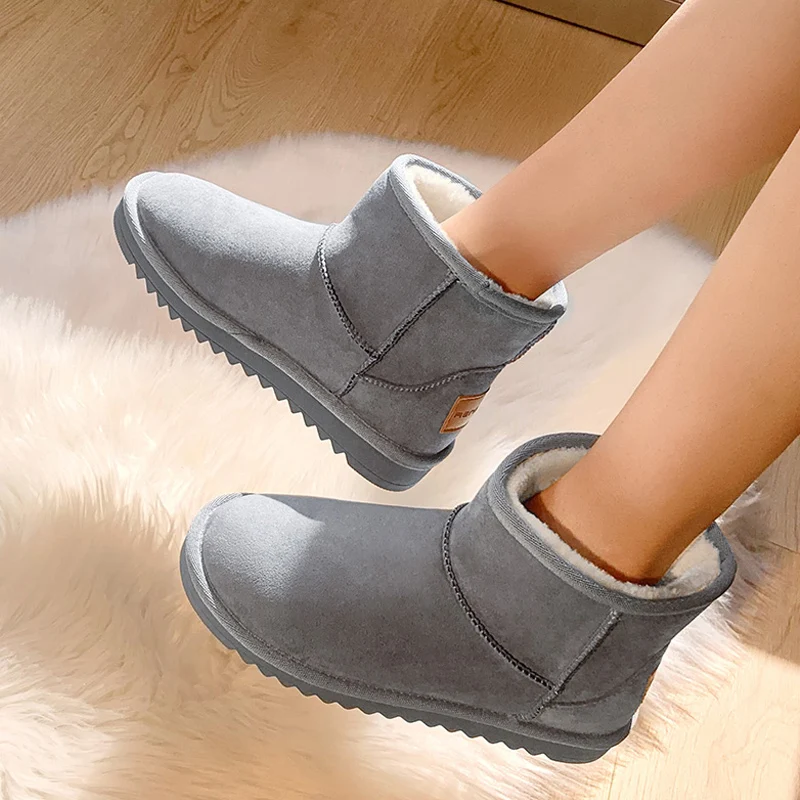 Women's Snow Boots 2021 Winter Fleece-Lined Warm Slugged Bottom Short Boots All-Match Casual Flat Bottom Slip-on Bread Shoes