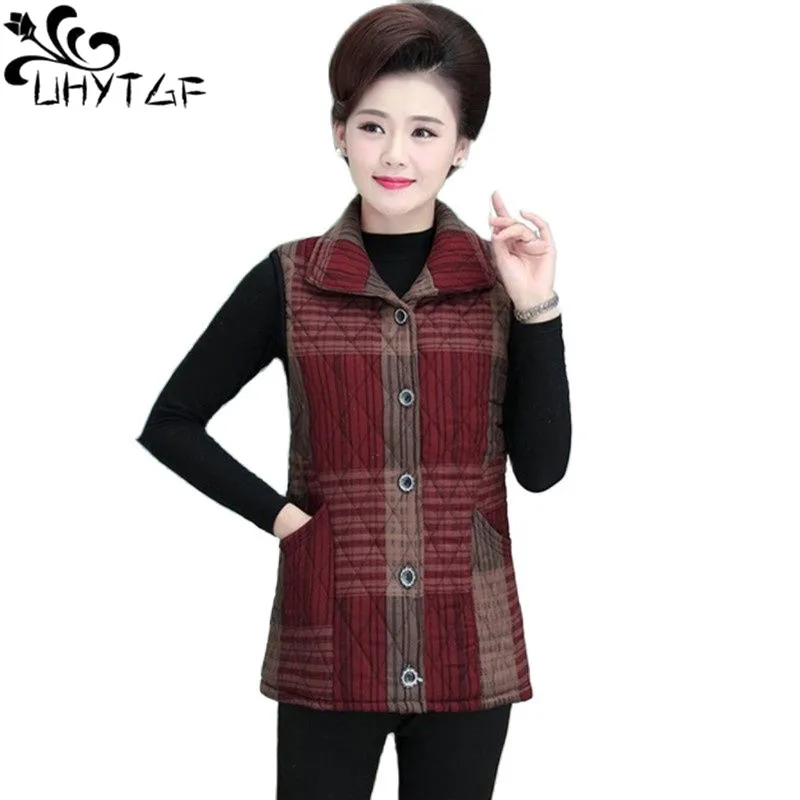 

UHYTGF Middle-Aged Elderly Winter Vest Jacket Women Single-Breasted Cotton Warm Vest Coat Fleece Thick Large Size Waistcoat 1914