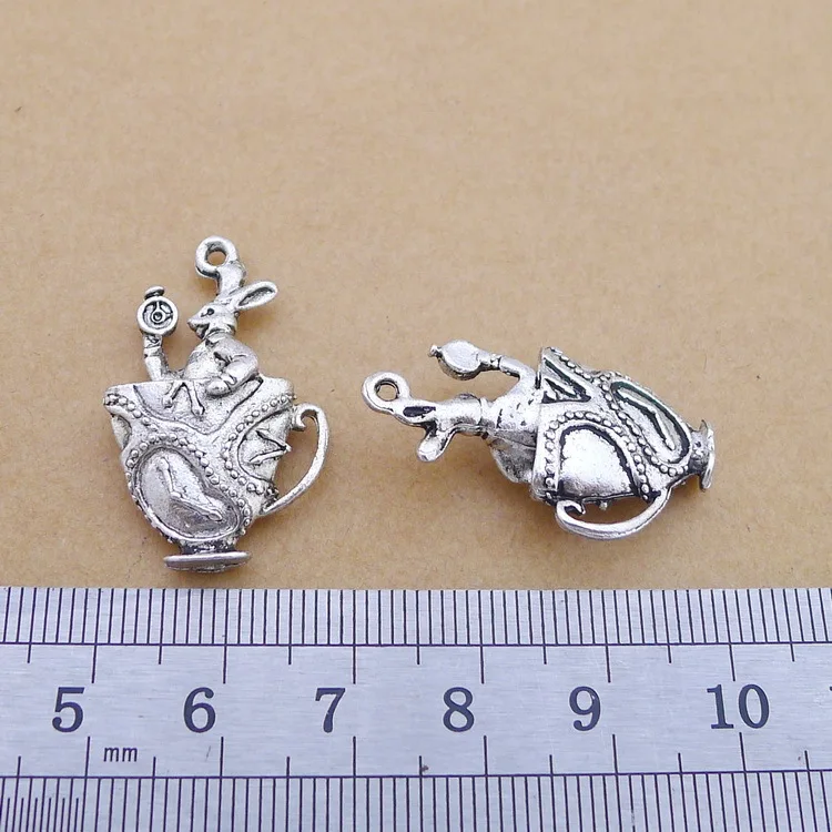 4 PCS/Lot 18mm*30mm Pendant Antique Silver Color Rabbit Charms For DIY Jewelry Making DIY Keychain