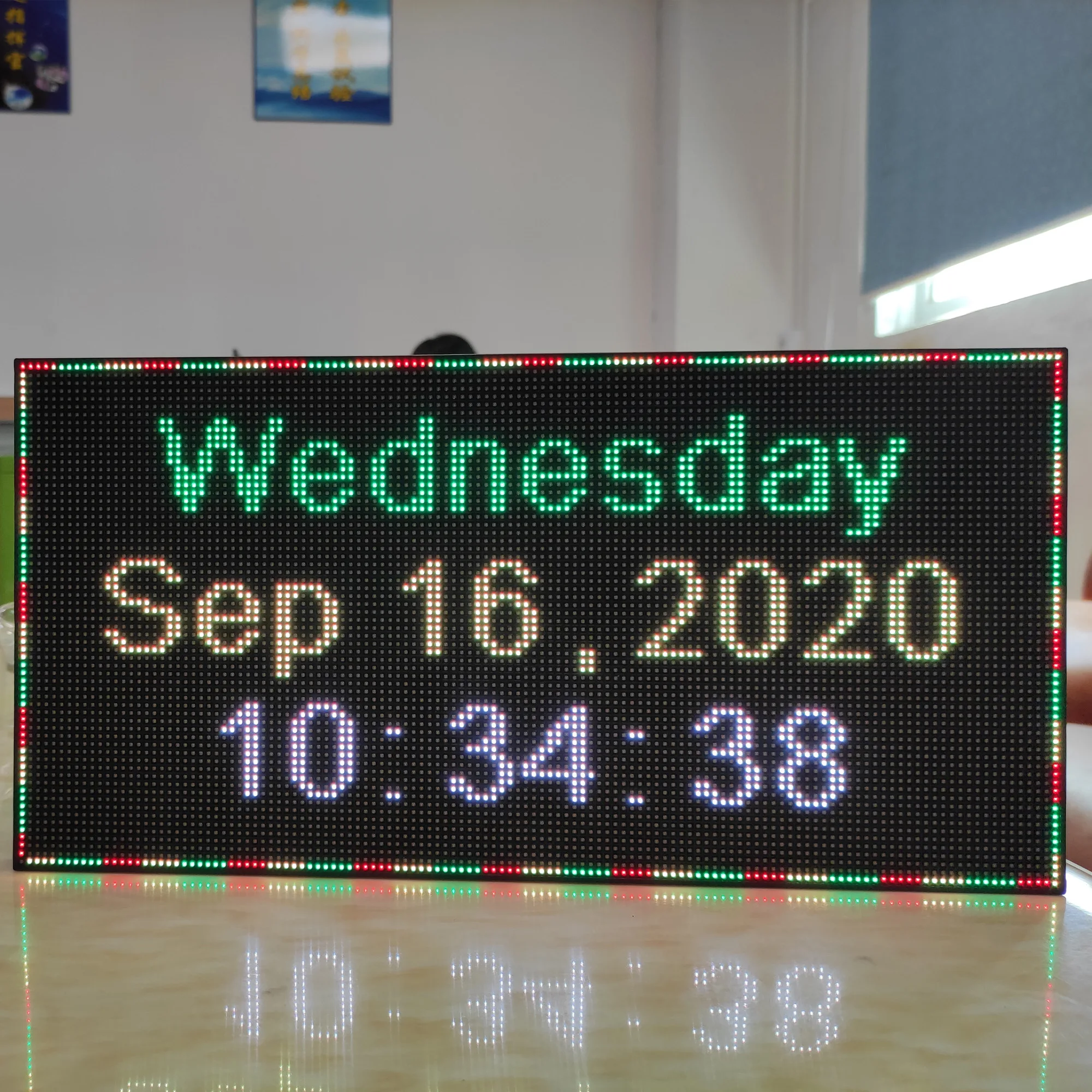 

Indoor B2 Digital Advertising Board LED Scrolling Text Display small led display