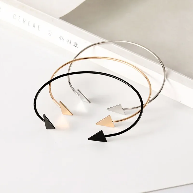 Classic Leaf  Arrow Open Bracelets Black Triangle Geometric Bangle Bracelets for Women Simple Metal Charms Fashion Jewelry