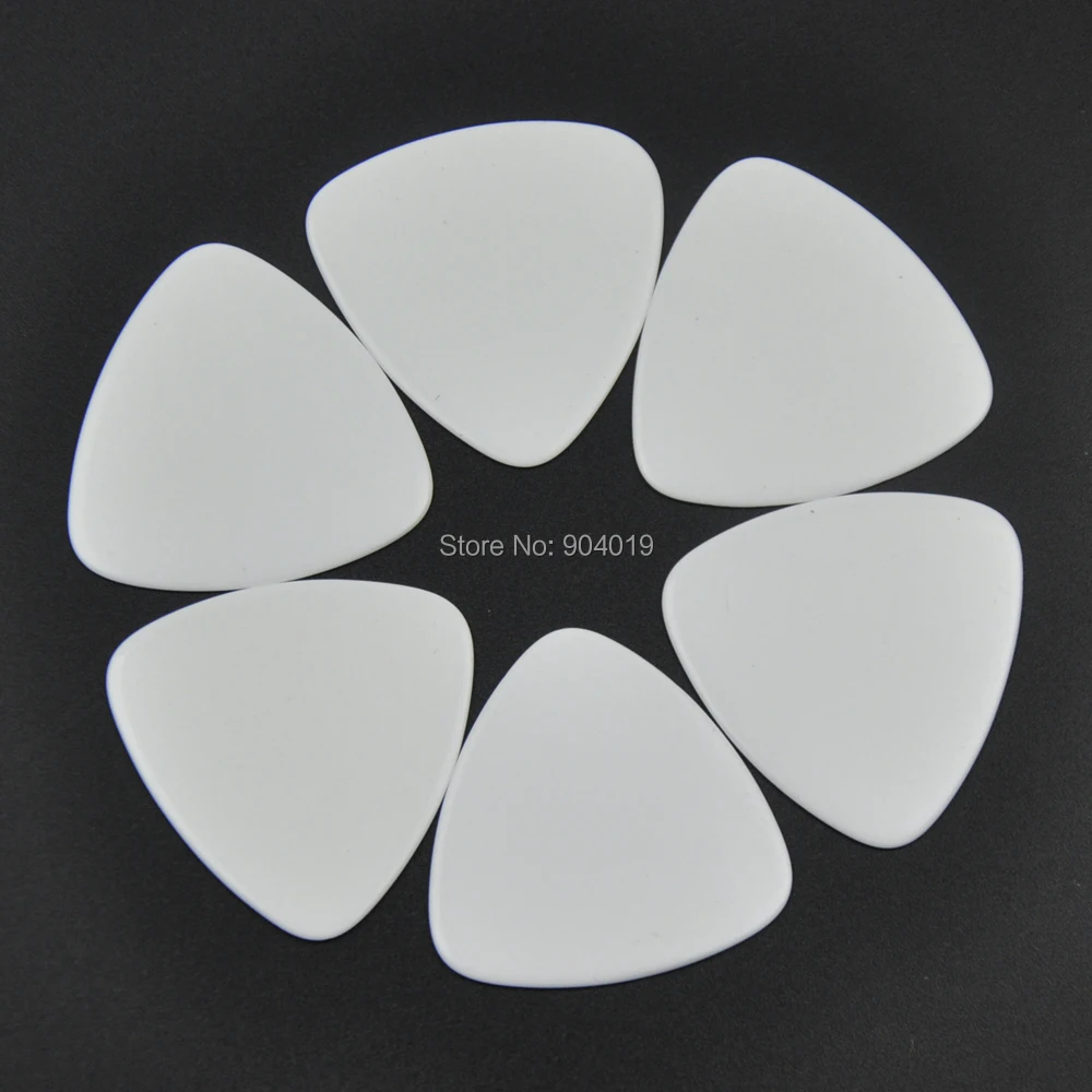 100pcs Heavy 0.96mm Rounded Triangle Guitar Picks Plectrums Celluloid Plain White