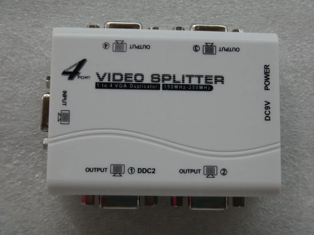 2020 Year NEW White 1 to 4 ports VGA video splitter 1-in-4-out 250MHz device 1920*1440 4 Port VGA Monitor Splitter Adapter 1x4