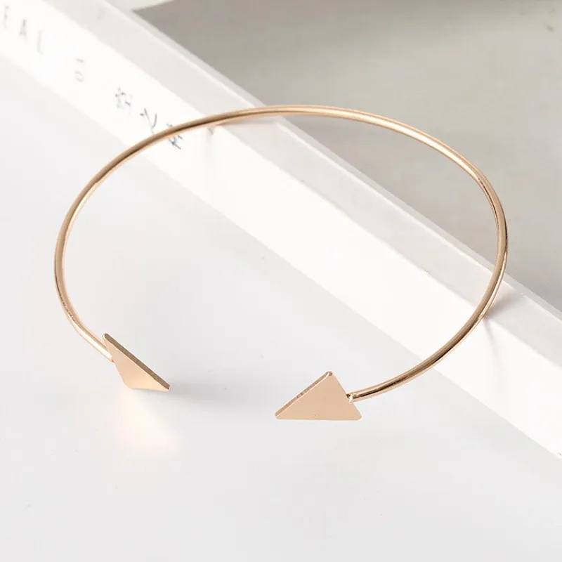 Classic Leaf  Arrow Open Bracelets Black Triangle Geometric Bangle Bracelets for Women Simple Metal Charms Fashion Jewelry