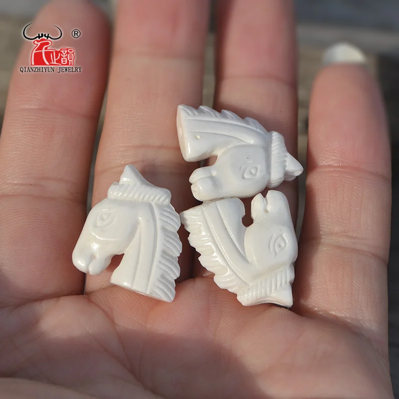 GZ-026  3PCS Handmade Carved Yak Bone horse Yellow Beads for Jewelry Making DIY Jewelry Accessory 20mm X 20mm Hole:1.5mm