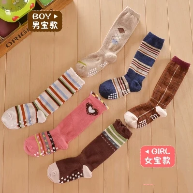 Baby Boys and Girls 'Cotton Knee High Socks, Série ABCD, Anti-Slip, Flower and Stripe Pattern, Home Socks, 1 a 5 anos, 3 pares por lote