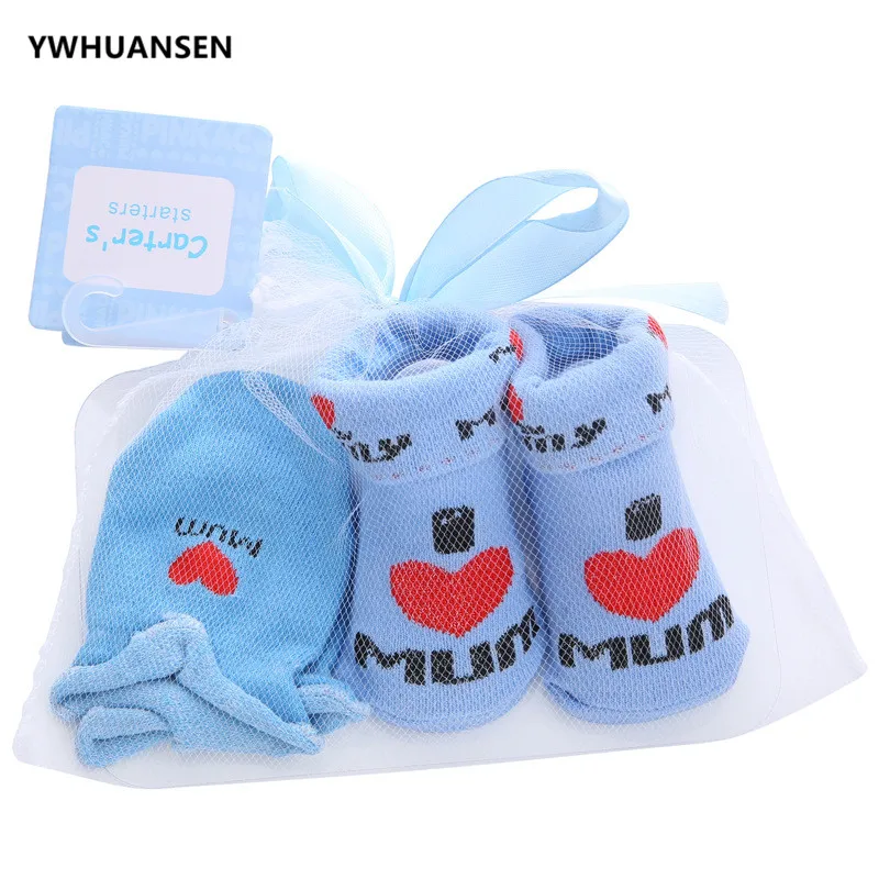 Calcetines y guantes de punto A rayas para recién nacidos, bolsa de regalo, excelente registro para Baby Shower, 2 pares por lote