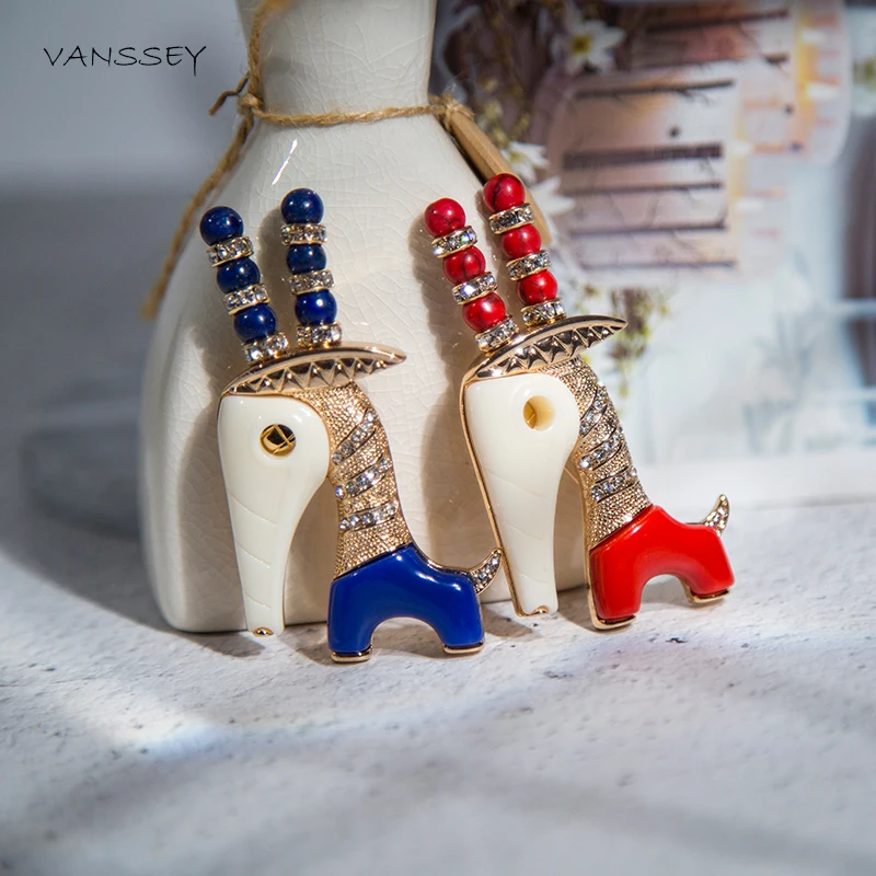 

Vanssey Vintage Fashion Giraffe Animal Handmade Resin Rhinestone Brooch Pin Wedding Party Accessories for Women 2018 New