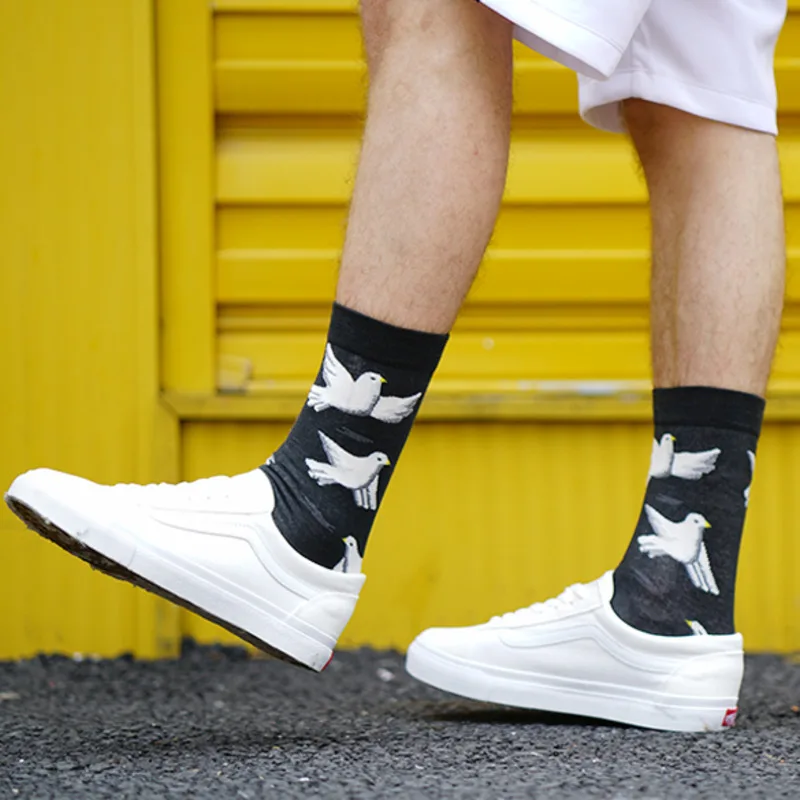 Men Socks Cute Cartoon Pigeon Tulips Happy Retro Street Skateboard Hip-hop Harajuku Funny Casual Cotton Fashion Dress Sock Black