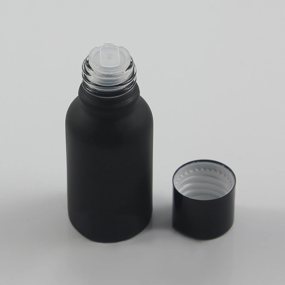 

China Manufacture Matte Black High Quality 15ml portable essential oil glass bottle, 0.5 oz medicine bottle with screw cap