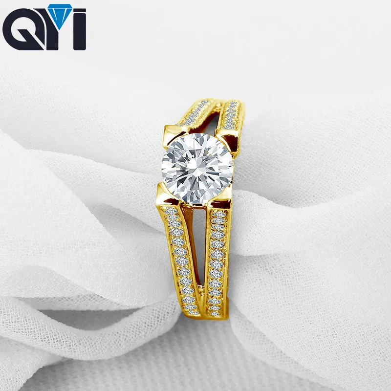 

QYI 1 Carat Women 14K Solid Yellow Gold Split Band Rings Round D Color Moissanite Diamond Solitaire Engagement Ring