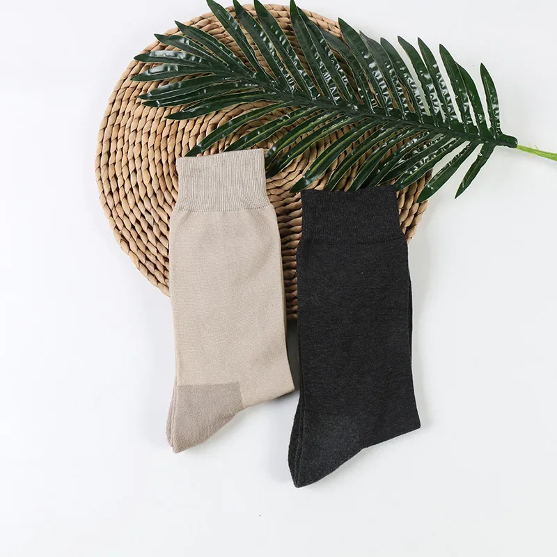 

DONG AI new trend plain cotton polyester men's crew socks casual sweating comfortable not stinky feet