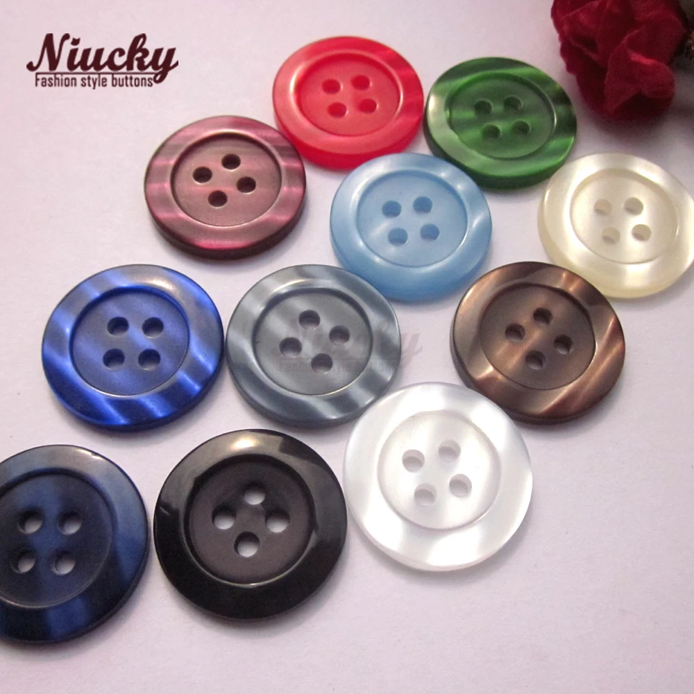 Niucky tasten 15mm/20mm Klassische foundation 4 löcher breiten rand harz perlglanz pullover anzug tasten für uniformen r0201-061