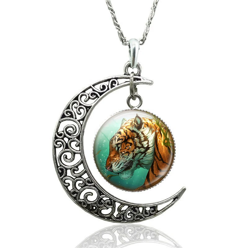 Fashion Accessories Cool Jewelry Aggressive Tiger Pattern Crescent Moon Necklace Glass Cabochon Dome Pendant Birthday Gift