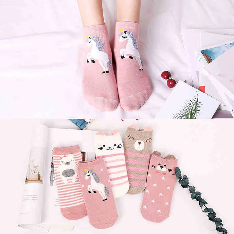 Fashion Cartoon Character Cute Short Socks Women Harajuku Cute Patterend Ankle Socks Hipster Funny Socks Female 1pair=2pcs ws185