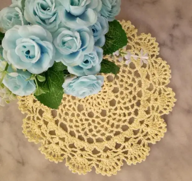 20CM Round Vintage Dining Doily Handmade Crochet Table Placemats Mantel Individual Mat Home Kitchen Food Insulation Pads Decor