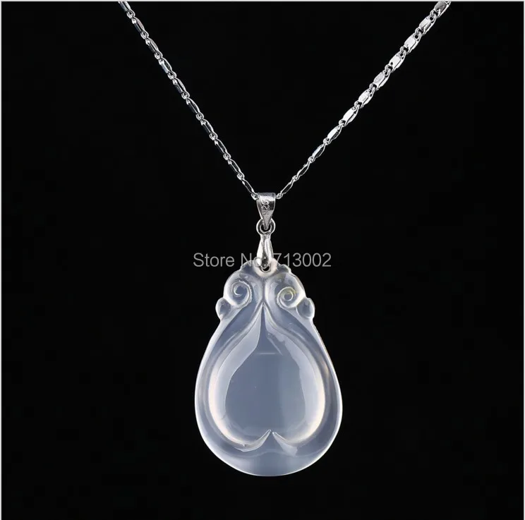 

Becautiful Lucky chalcedony Carven Amulet Benevolence Pendant jadite Talisman Necklace Love