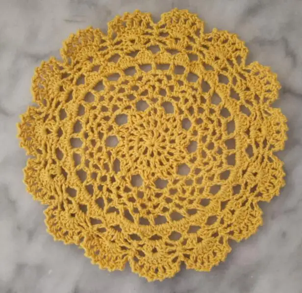 20CM Round Original Design Home Kitchen Table Mat Pad Cotton Crochet Flowers Mantel Individual Mat Christmas Placemat Coaster