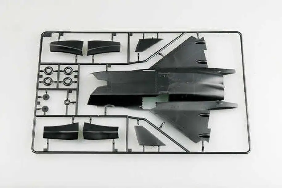 Trumpeter 1/72 01663 PLAAF J-20 