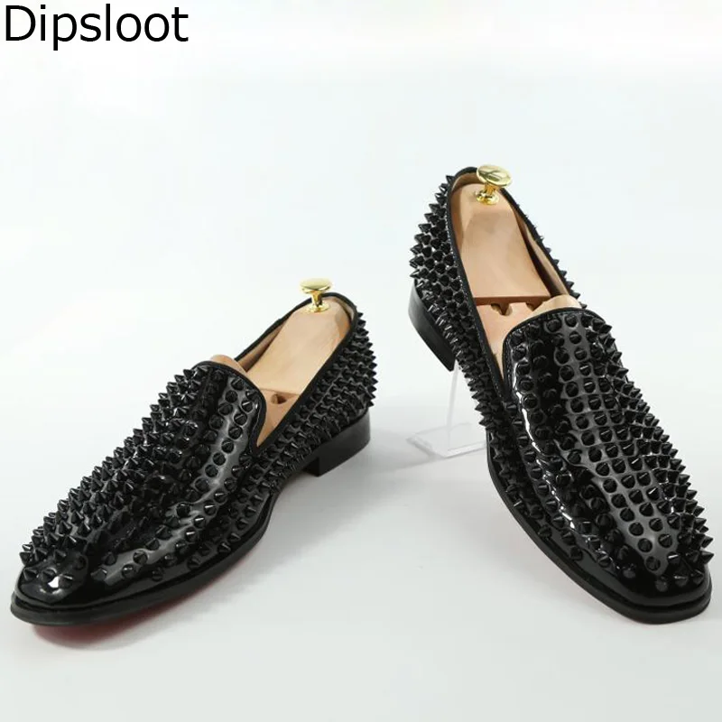 

Men Metal Triangle Rivets Full Studs Leather Shoes Square Toe Male Dress Spiked Men Loafers Shoes Low Top Slip On Wedding Shoes