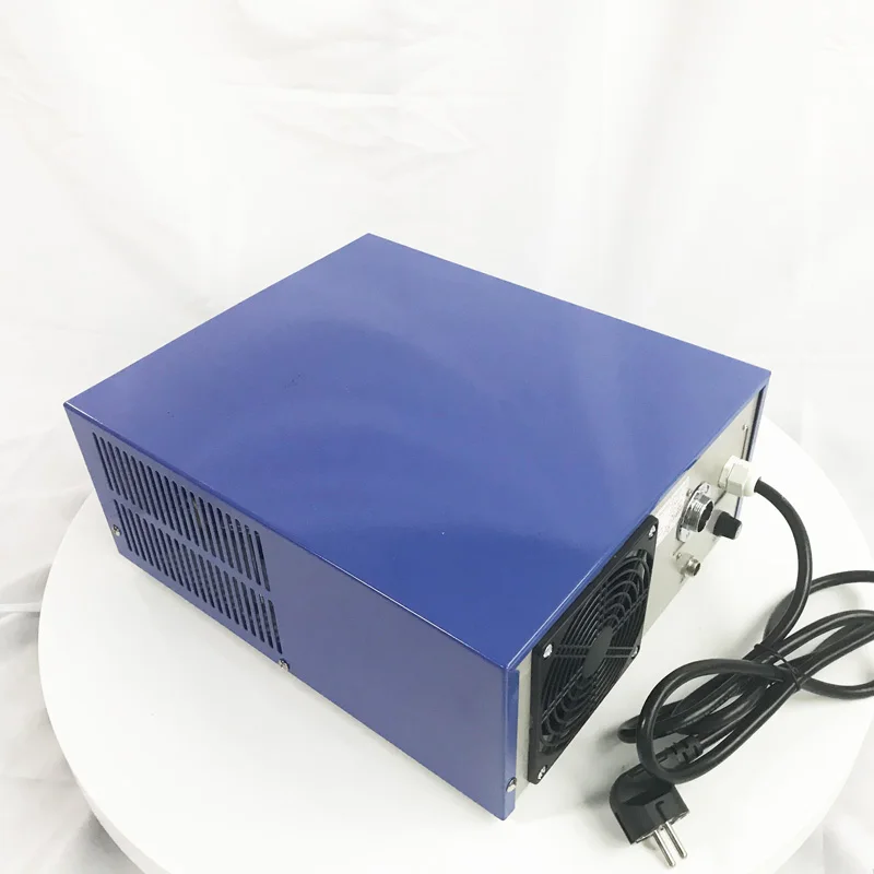 2000W ultrasonic generator 220V 17khz/20khz/25khz/28khz/30khz/33khz/40khz with transducers ultrasonic power generator