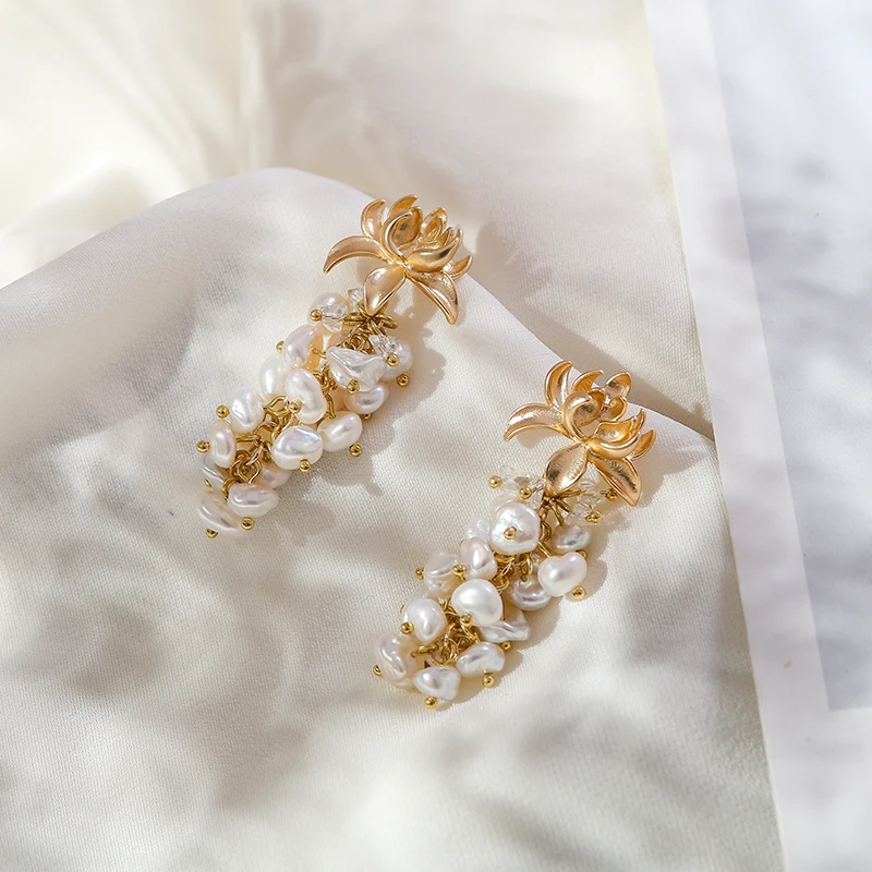 Vanssey Fashion Jewelry Ethnic Handmade Flower Lotus Natural Pearl Tassel Dangle Earrings Accessories for Women 2019 New