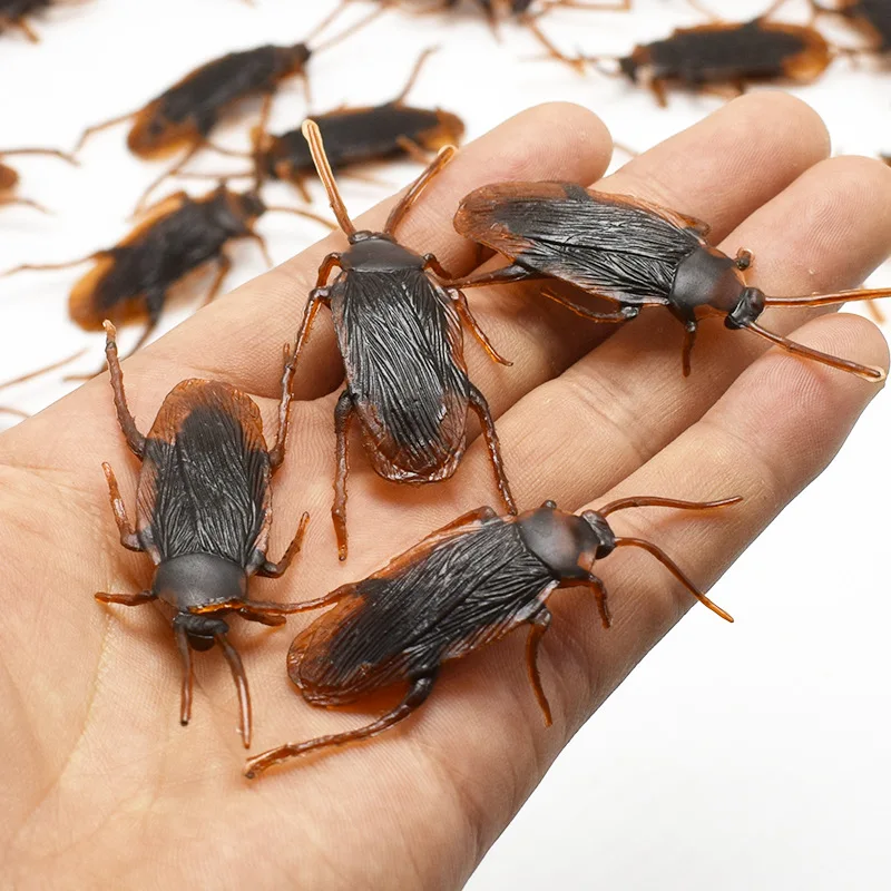 10Pcs/Lot Special Lifelike Model Simulation Fake Rubber Cock Cockroach Roach Bug Roaches Toy Prank Funny Trick Joke Toys