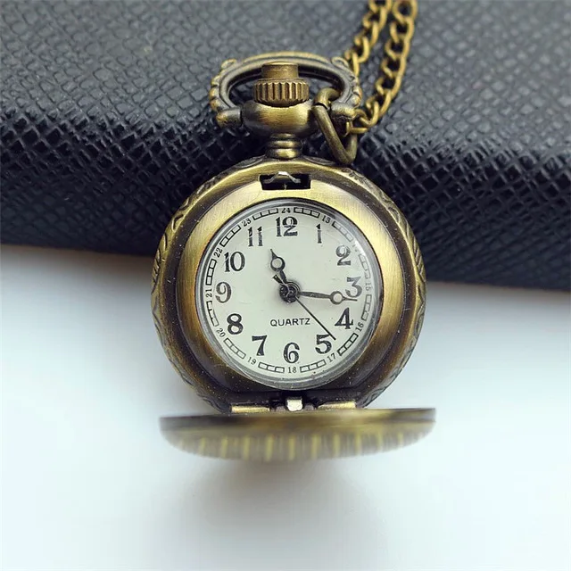 

NAZEYT Bronze Copper Vintage Retro Owl Pattern Quartz Pocket Watch Clock Hour Time Necklace With Chain Men Women Christmas Gifts