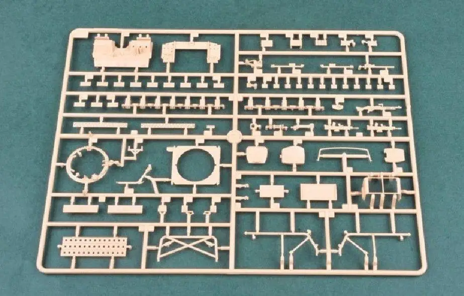 Hobbyboss 82447 1/35  Land Rover WMIK w/MILAN ATGM Vehicle Model Kit