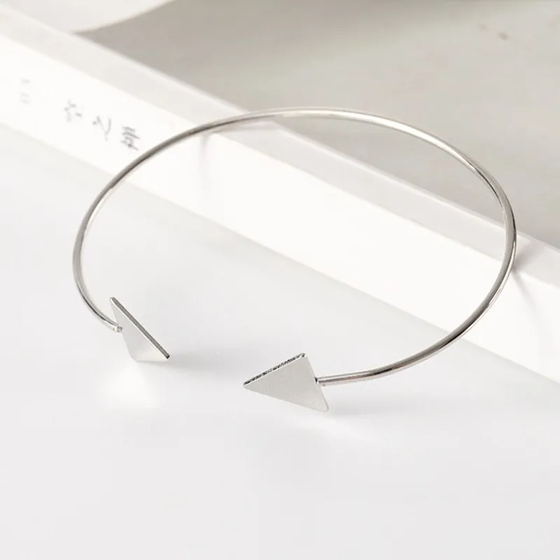 Classic Leaf  Arrow Open Bracelets Black Triangle Geometric Bangle Bracelets for Women Simple Metal Charms Fashion Jewelry