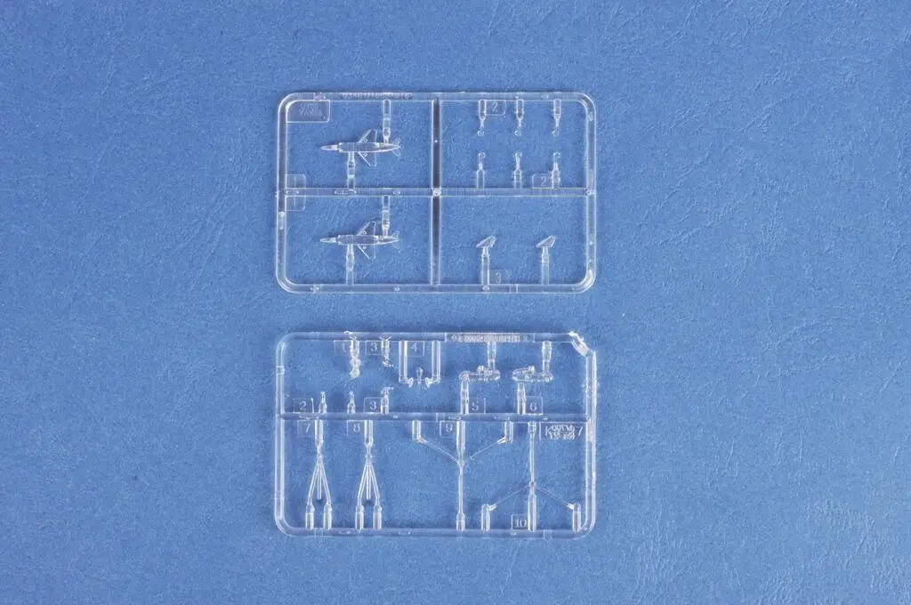 Hobbyboss 1/700 83416 Soviet Aircraft Carrier Baku Model Kit