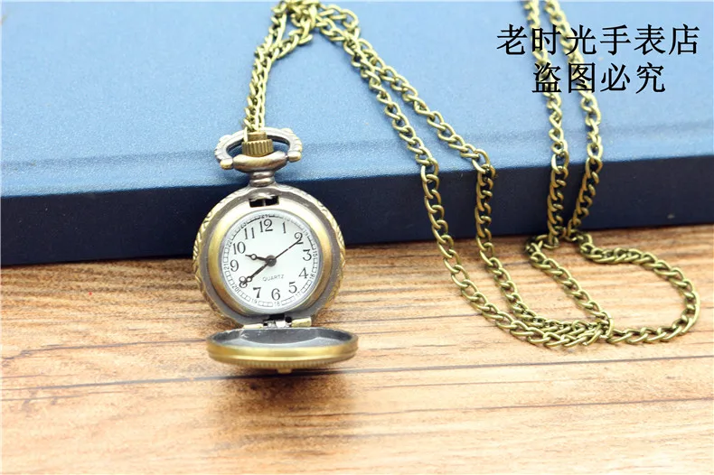 Nazeyt brand wholesale price good quality vintage new retro romantic bronze mini Eiffel Tower pocket watch necklace with chain