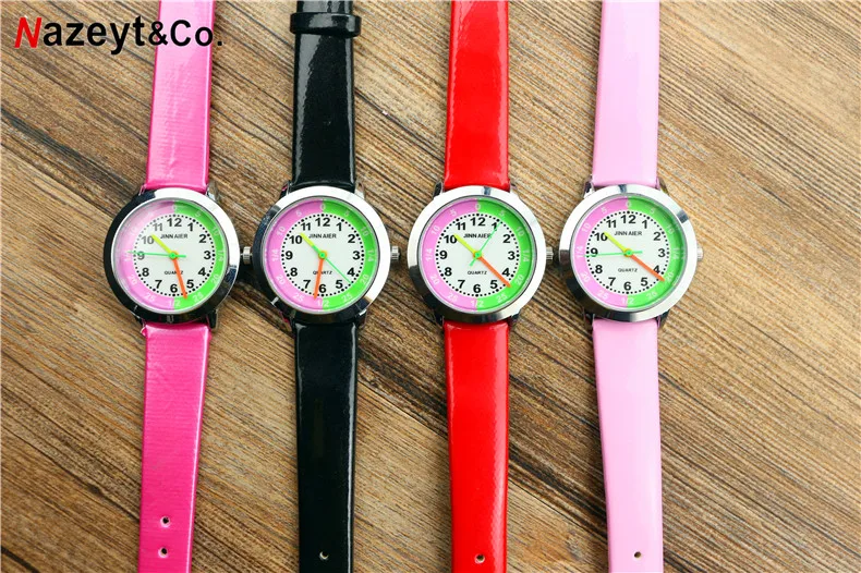 Jam Tangan Quartz Dial Merah Muda dan Hijau Kartun Anak Baru 2019 Jam Tangan Hadiah Jam Kulit Desain Sederhana Kualitas Tinggi Siswa Kecil