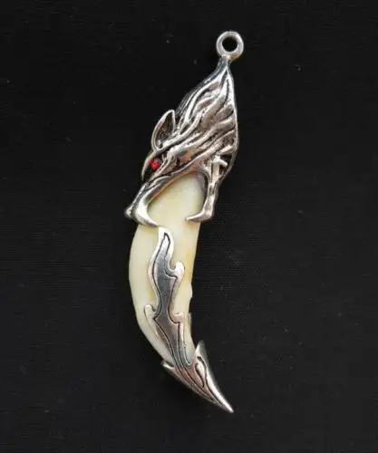 Collection Chinese Tibetan silver Wolf head dog Tooth talisman Pendant Exquisite Small Statues