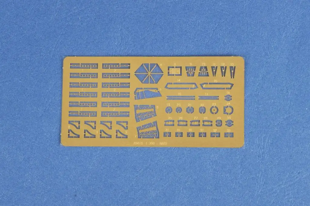 Hobbyboss 1/700 83416 Soviet Aircraft Carrier Baku Model Kit