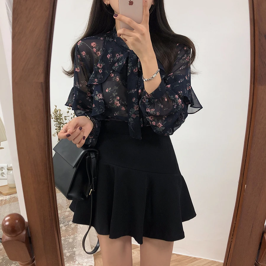 2019 Spring Basic Shirts Blouses Women Japan Preppy Styel Cute Sweet Girls Black White Floral Printed Ruffled Bow Tie Top Shirt