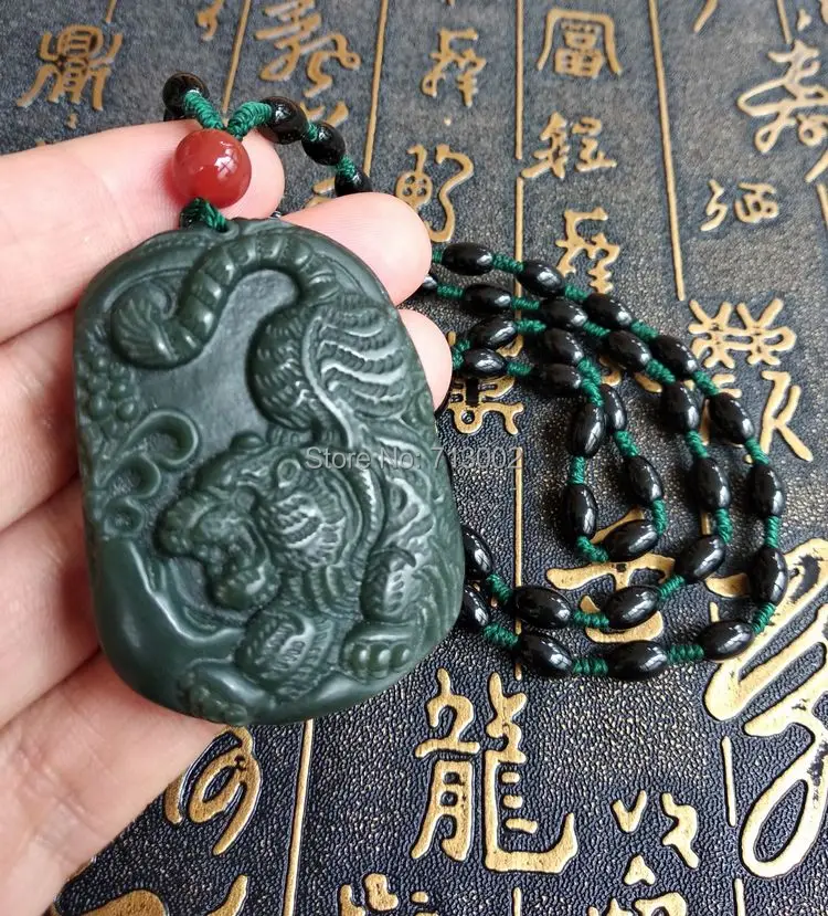 Admirable go downhill Tiger Amulet Pendant beastie king Talisman Hanging Necklace bottle green Jade