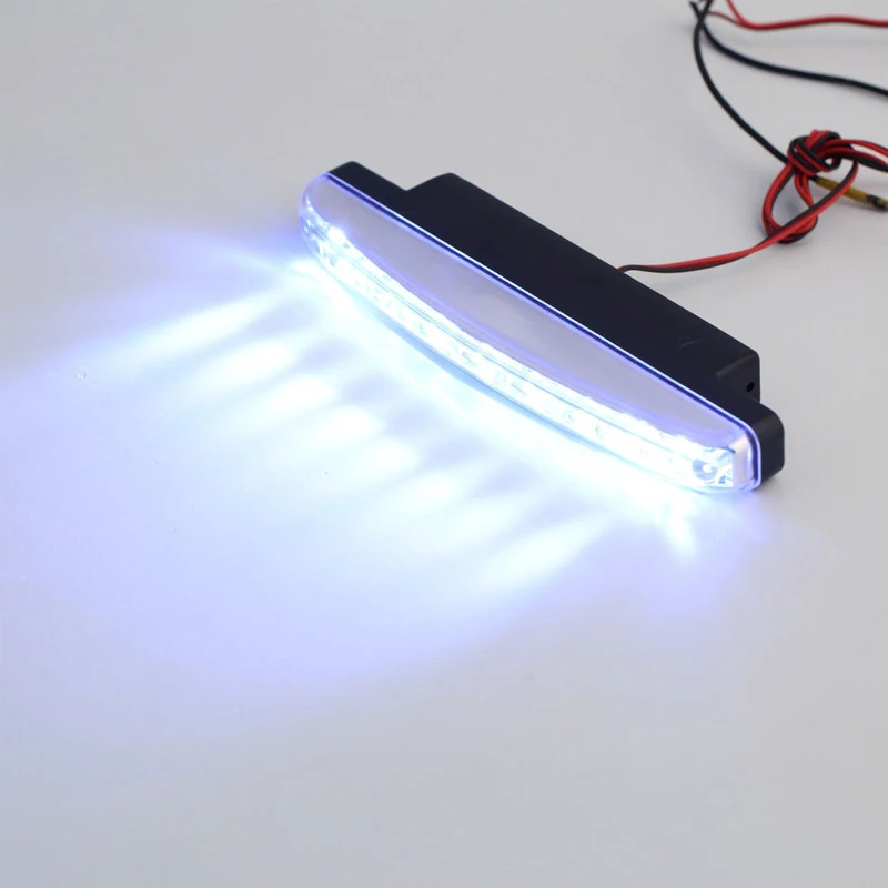 1szt Uniwersalne samochodowe światło LED 12V 8LED Samochodowe światło przeciwmgielne do jazdy dziennej Samochodowe światło drogowe Super jasne białe światło Pomocnicza lampa