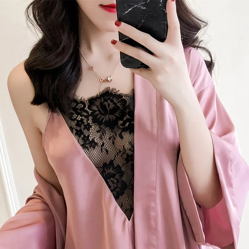 

2022 new Spring Ma'am Eyelash Lace Sexy Camisole Jacket Shorts + Robe Three Paper Suit Silk Robe Home Furnishing Clothes