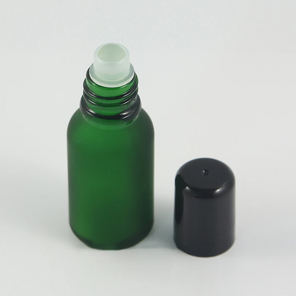 

15 ml Green Frosted Glass Roll on Bottle Sample Test Roller Essential Oil Vials with Stainless Steel/Glass Ball