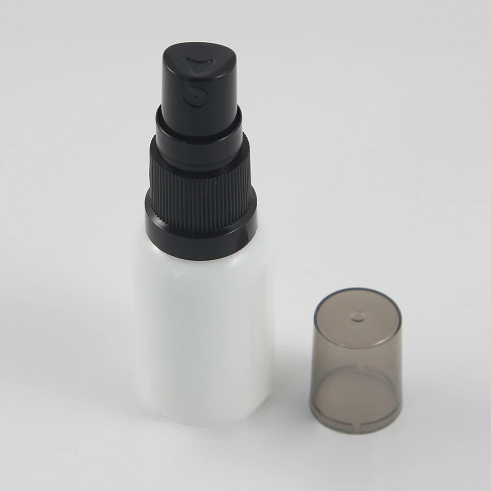 Empty natural cosmetic bottle 15ml glass cosmetic bottle manufacturer, White glass bottle with black perfume pump