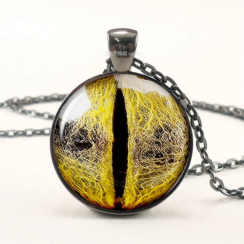 Evil Dragon Eyes Balck Chain Necklace Eye of Sauron Glass Cabochon Pendant Men Women Vintage Jewelry Statement Necklace